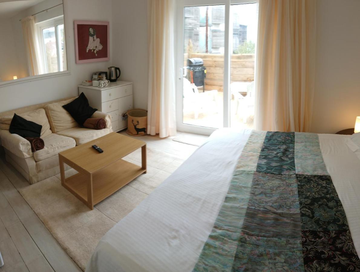 Surf Lookout - King Size En-Suite With Sea Views Newquay  Exterior photo